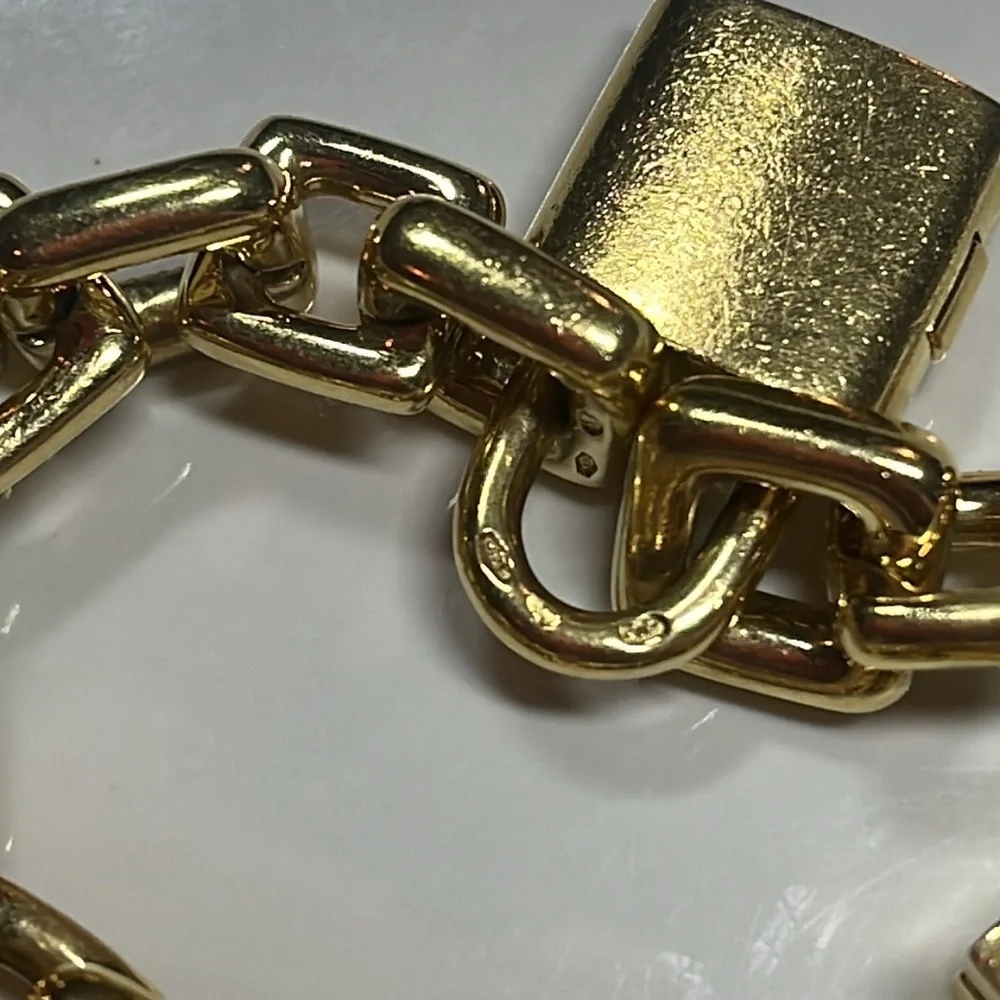 LOUIS VUITTON 2003 18KT GOLD CHARM BRACELET W/ 5 CHARMS - Picture 3 of 14